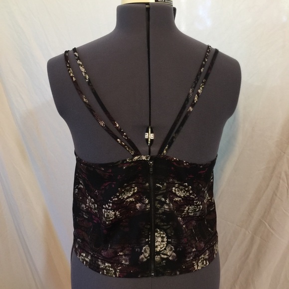 UO SILENCE + NOISE | cropped floral tank top - Picture 4 of 8